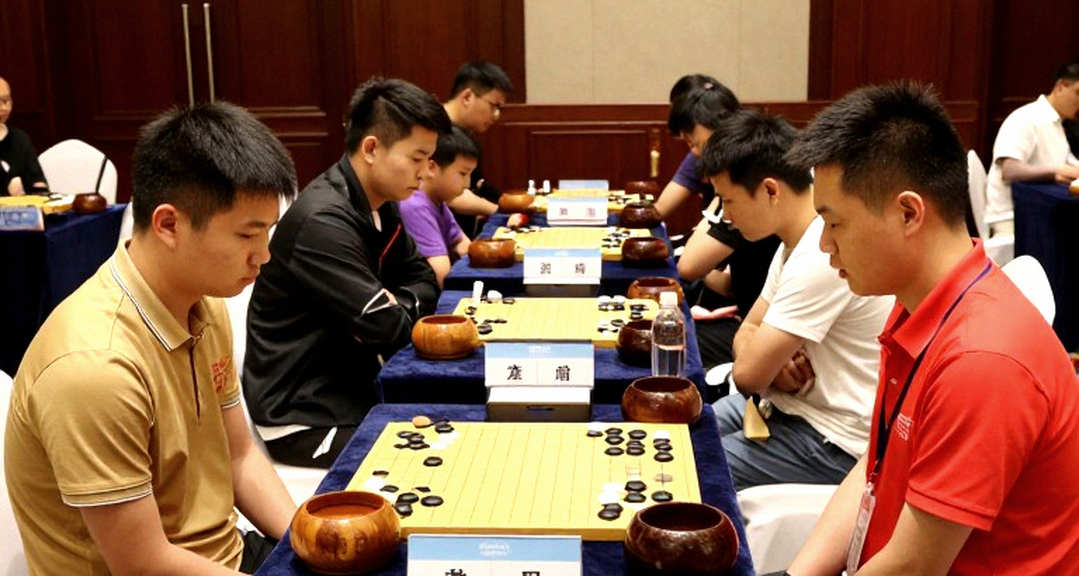 ChessBase Magazine #225: प्राग के सत्ताईस मिनिएचर, दस ओपनिंग आर्टिकल और तैयारी की नई कीमत
